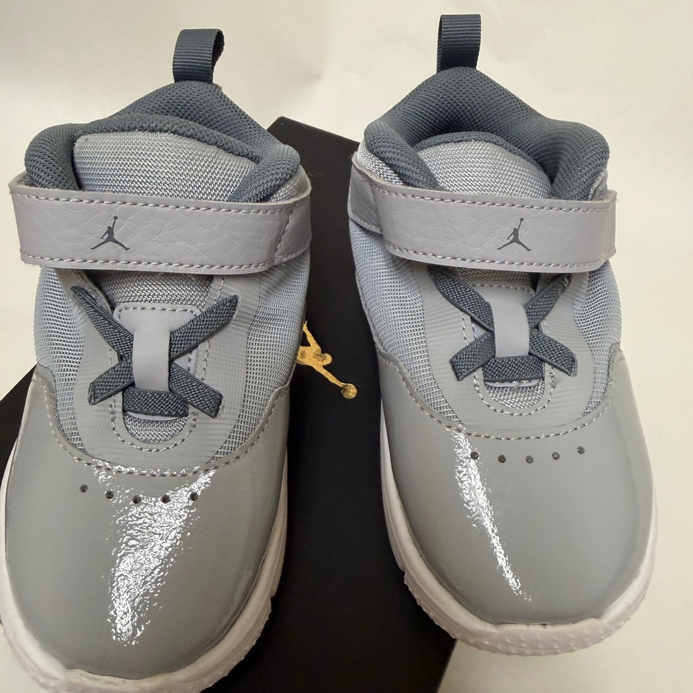 Jordan Unisex Stay Loyal 3 TD Toddler Sneaker 8C Wolf Grey Patent Leather Retro